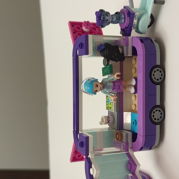 Lego Friends Mia's Art Stand - Picture 9 of 9